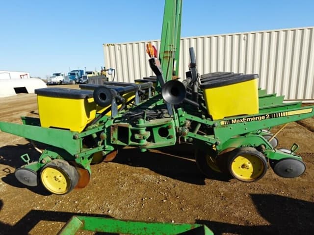 Image of John Deere 7200 equipment image 3