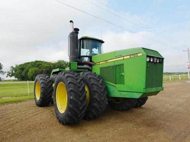 Image of John Deere 8760 equipment image 1