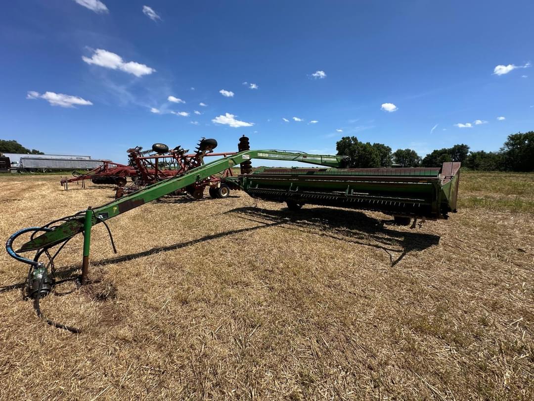 Image of John Deere 1600 Primary image