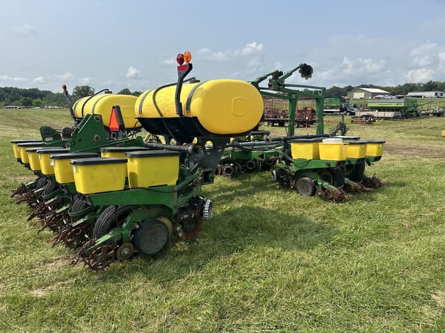 Image of John Deere 1770 equipment image 4