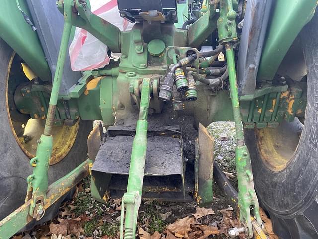 Image of John Deere 2155 equipment image 4