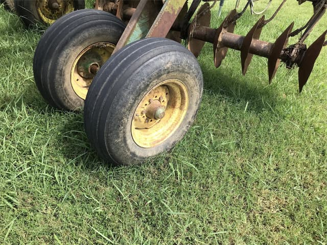 Image of John Deere 230 equipment image 3