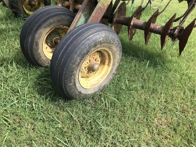 Image of John Deere 230 equipment image 3