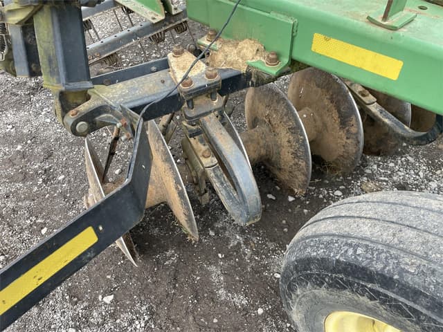 Image of John Deere 230 equipment image 4