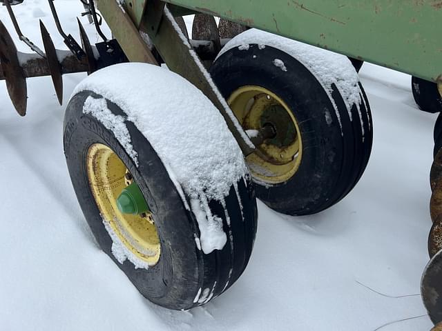 Image of John Deere 235 equipment image 4