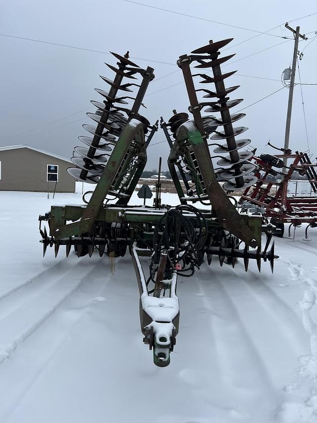 Image of John Deere 235 equipment image 3