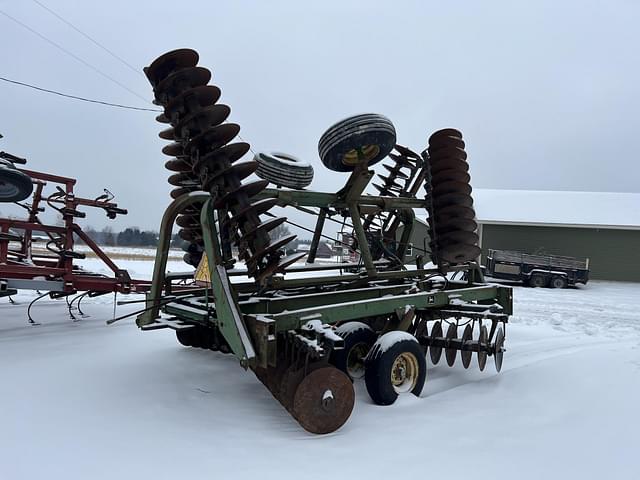 Image of John Deere 235 equipment image 1