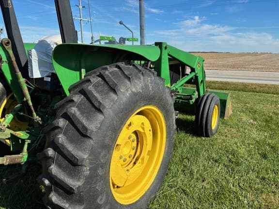 Image of John Deere 2555 equipment image 2