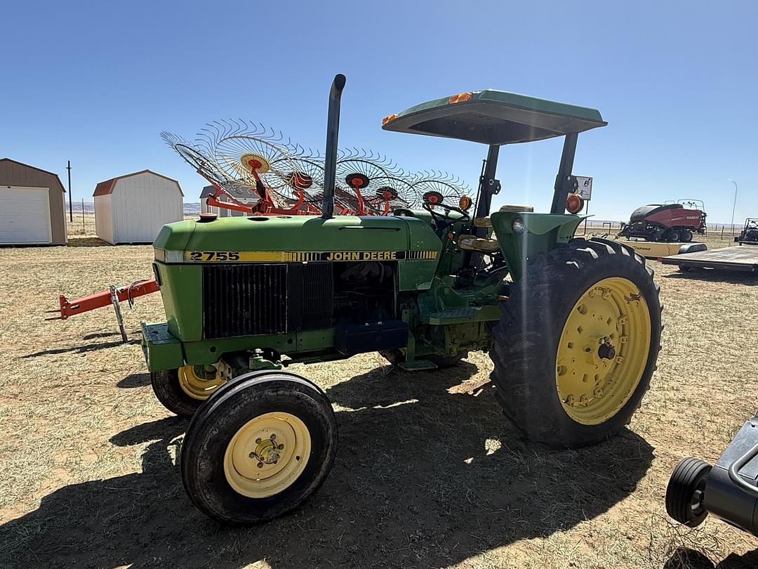 Image of John Deere 2755 Primary image