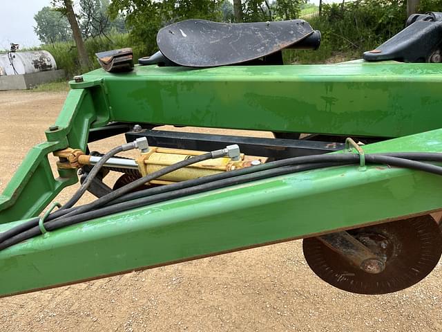 Image of John Deere 2810 equipment image 3