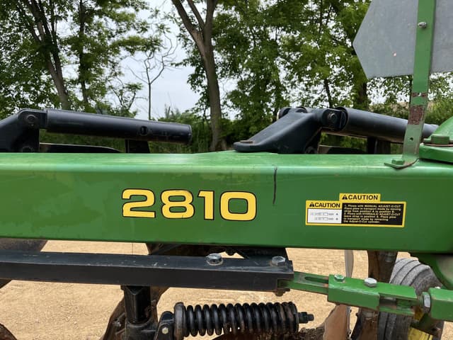 Image of John Deere 2810 equipment image 4