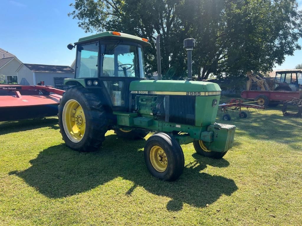 1990 John Deere 2955 Equipment Image0