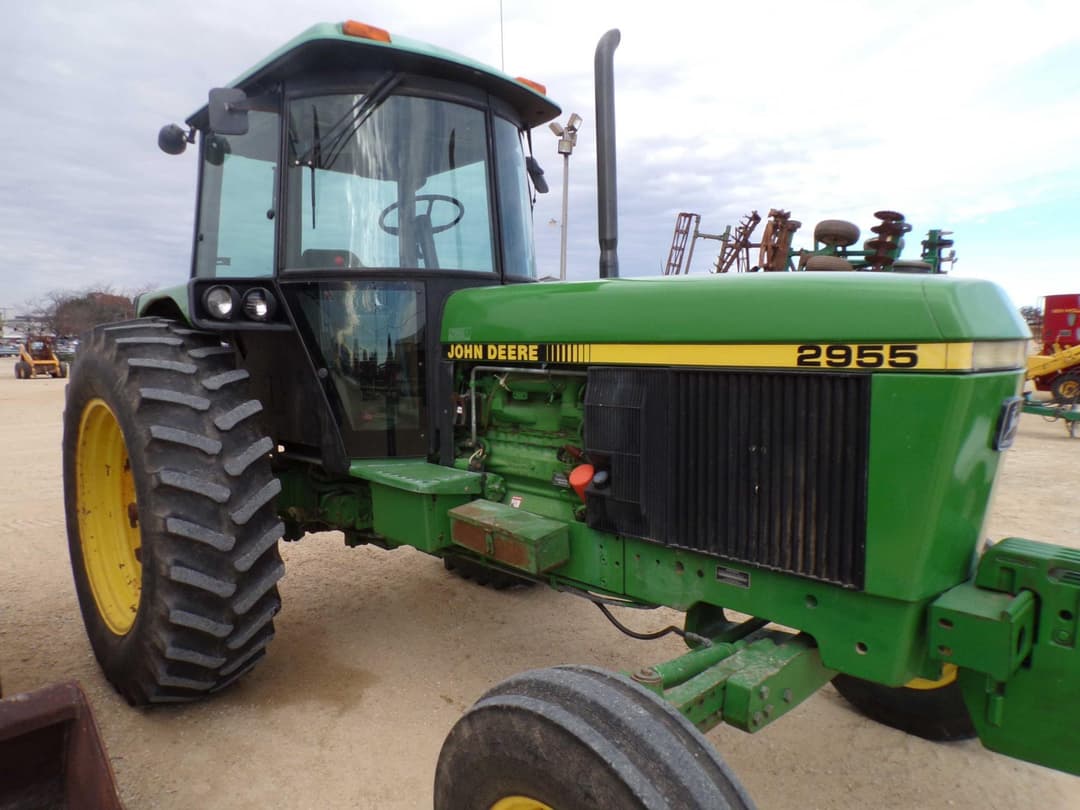 Image of John Deere 2955 Primary image