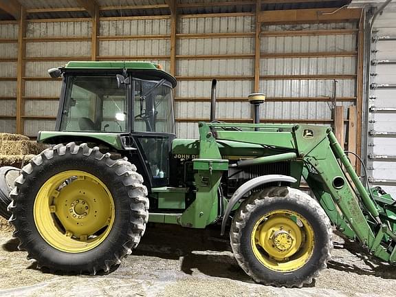 Image of John Deere 3155 equipment image 1