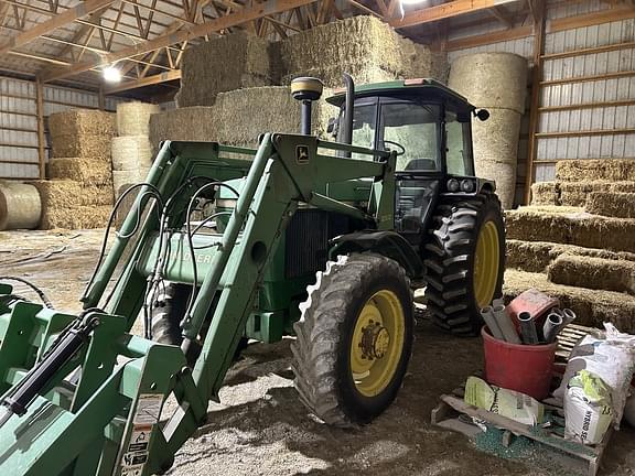 Image of John Deere 3155 equipment image 3