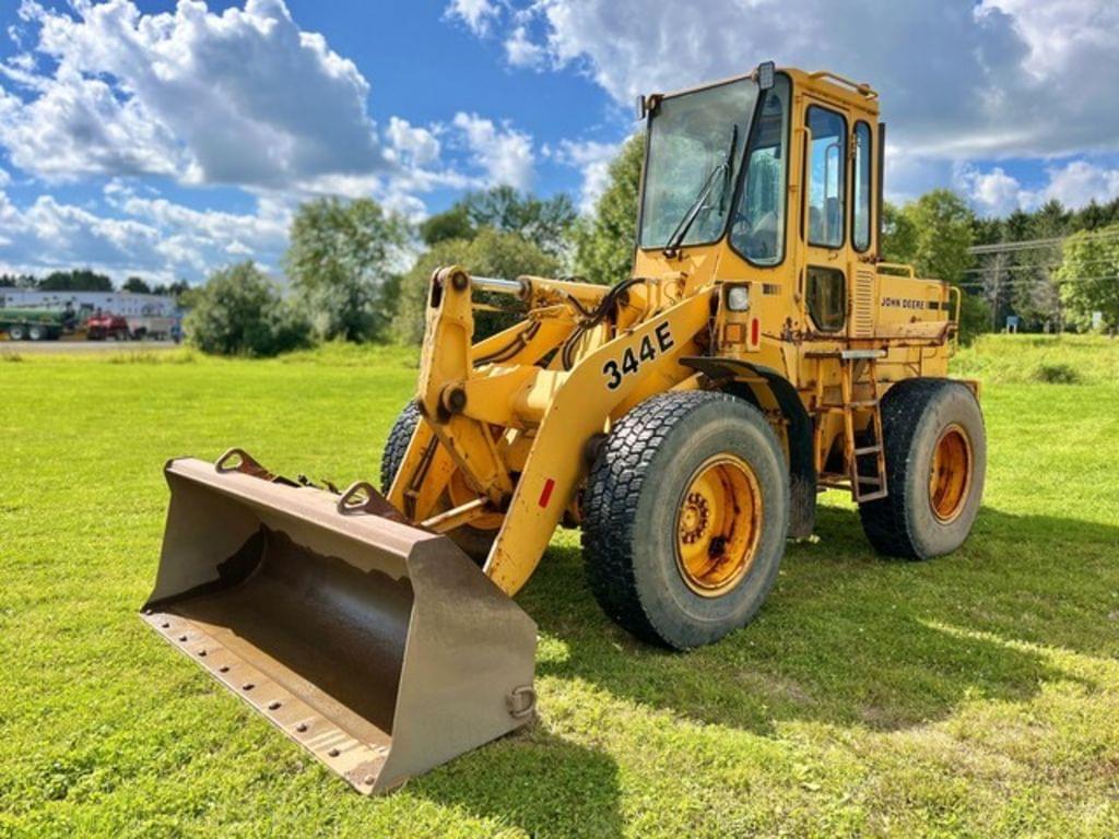 Image of John Deere 344E Primary image