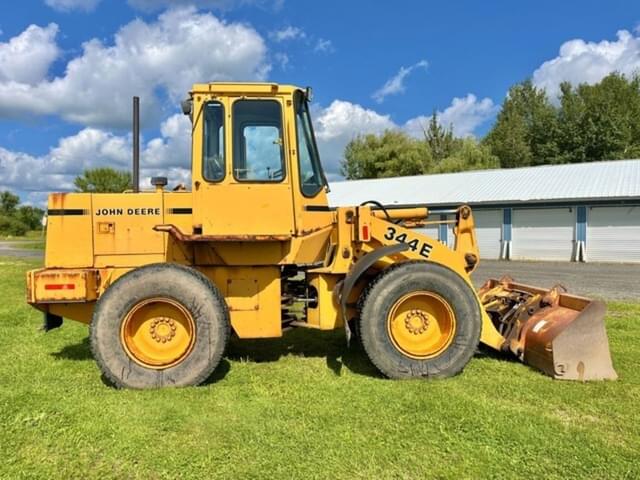 Image of John Deere 344E equipment image 3