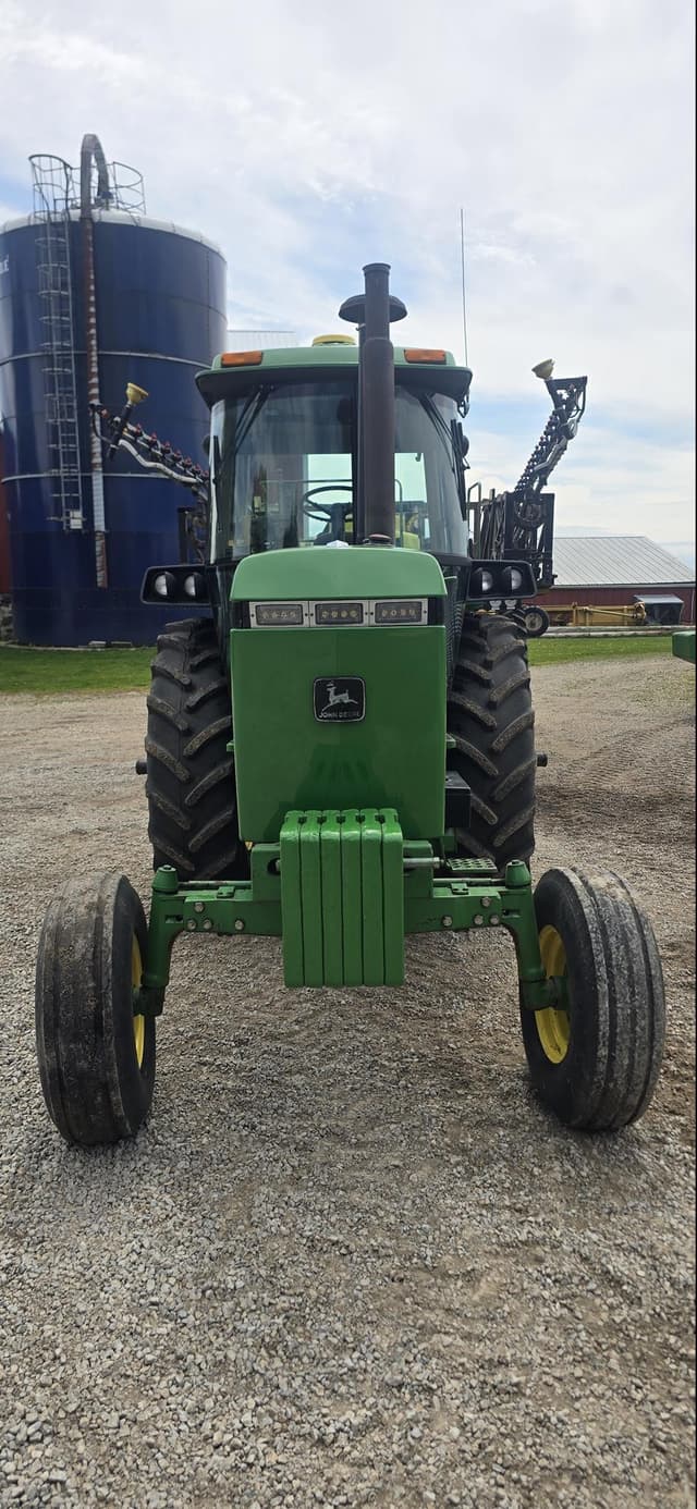 Image of John Deere 4055 equipment image 1