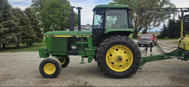 Image of John Deere 4055 equipment image 3