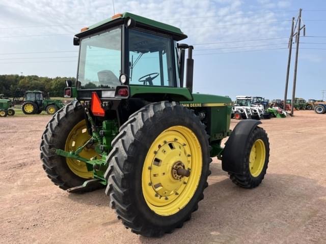 Image of John Deere 4055 equipment image 4