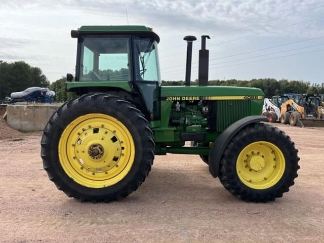 Image of John Deere 4055 equipment image 3