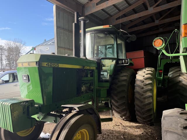 Image of John Deere 4255 equipment image 1