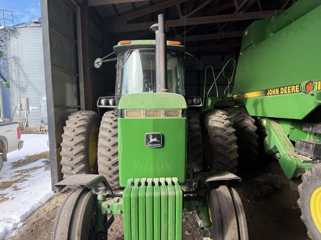 Image of John Deere 4255 equipment image 2