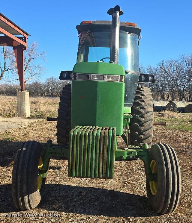 Image of John Deere 4255 equipment image 1