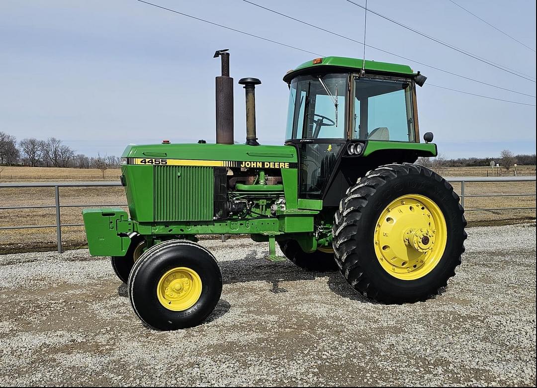 Image of John Deere 4455 Primary image