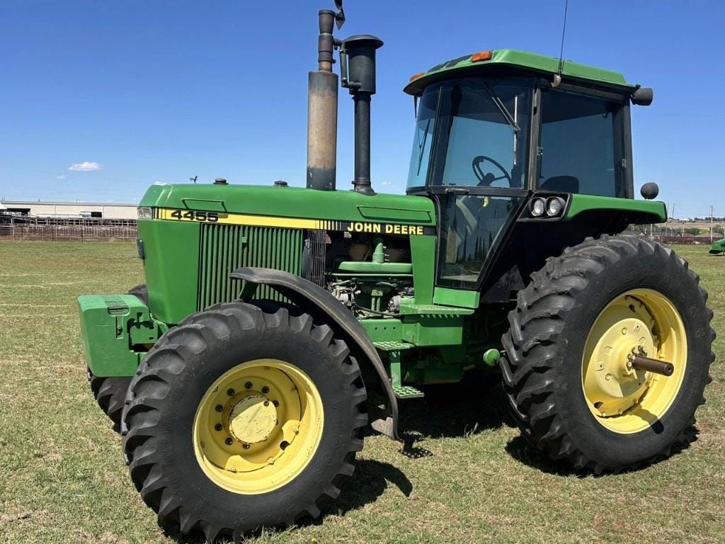 1990 John Deere 4455 Equipment Image0