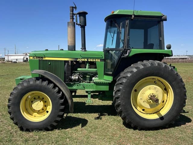 Image of John Deere 4455 equipment image 1