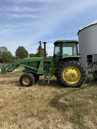 1990 John Deere 4455 Equipment Image0