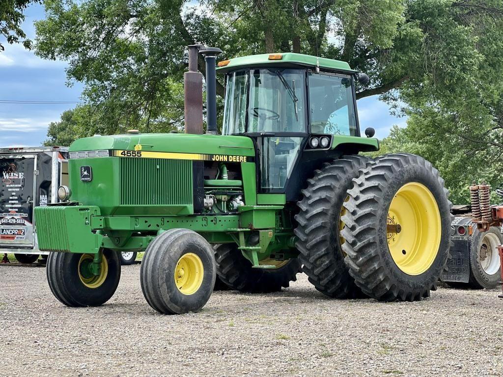 Image of John Deere 4555 Primary image