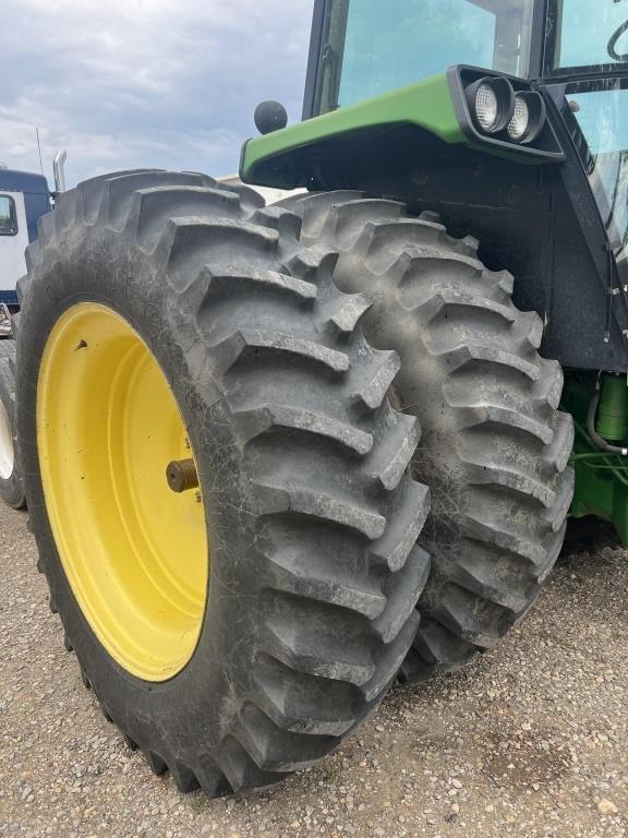 Image of John Deere 4555 equipment image 4