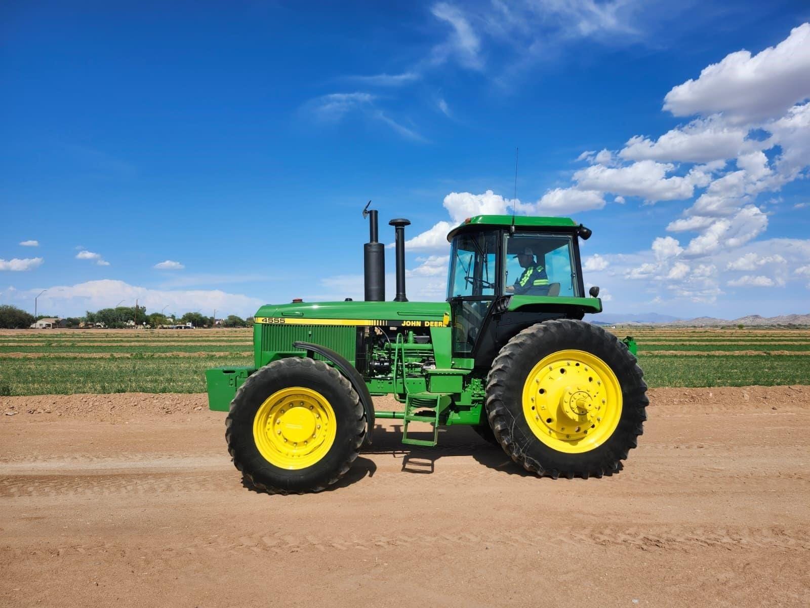 1990 John Deere 4555 Equipment Image0