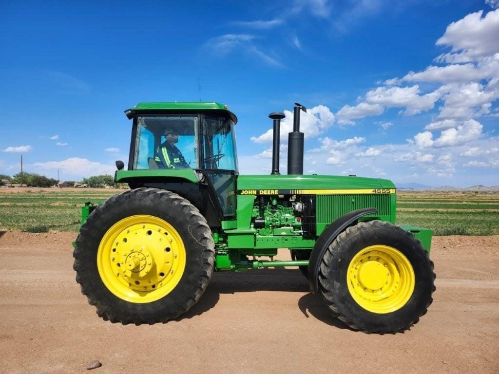 1990 John Deere 4555 Equipment Image0