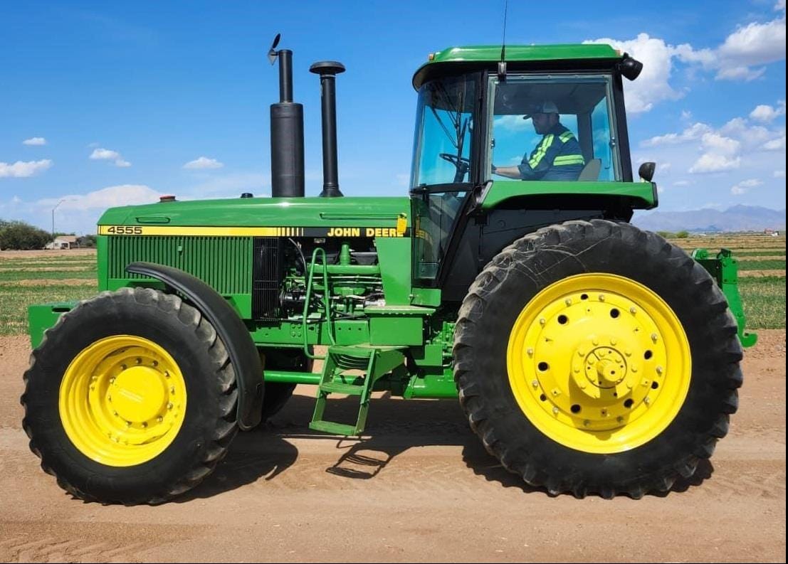 1990 John Deere 4555 Equipment Image0