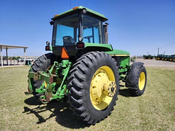 Image of John Deere 4555 equipment image 4