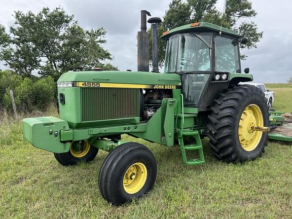 Image of John Deere 4555 Primary image