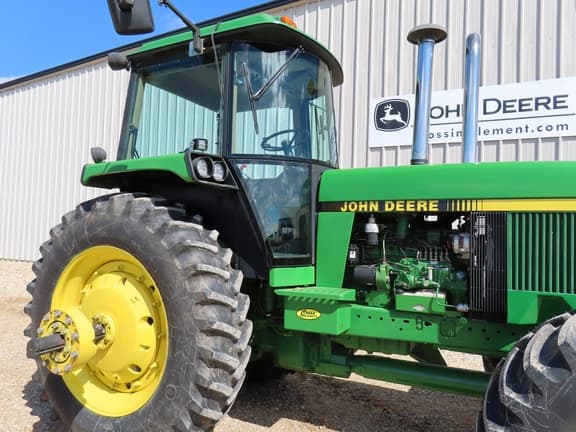 Image of John Deere 4555 equipment image 4