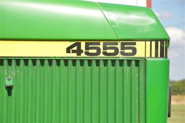 Image of John Deere 4555 equipment image 2