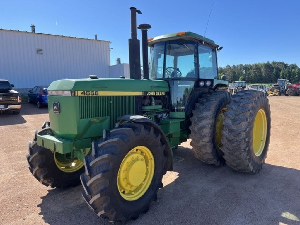 1990 John Deere 4555 Equipment Image0