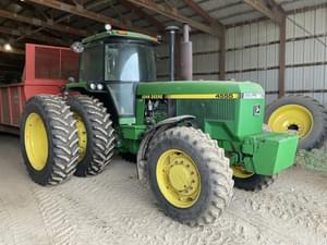 1990 John Deere 4555 Image
