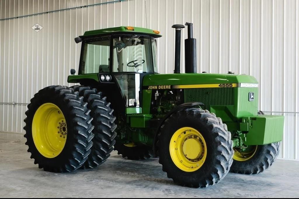 1990 John Deere 4555 Equipment Image0