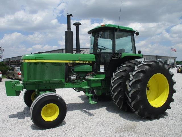 1990 John Deere 4755 Equipment Image0