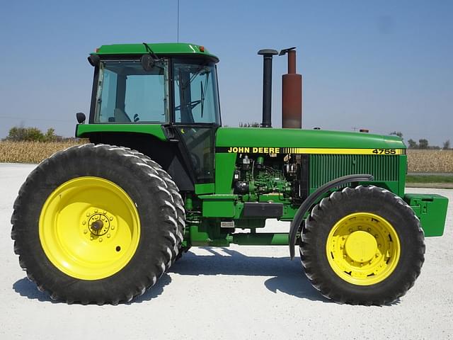 Image of John Deere 4755 equipment image 3