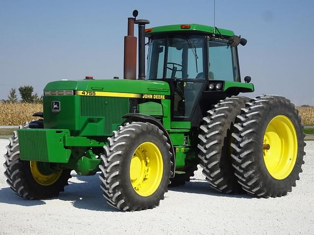 Image of John Deere 4755 equipment image 4