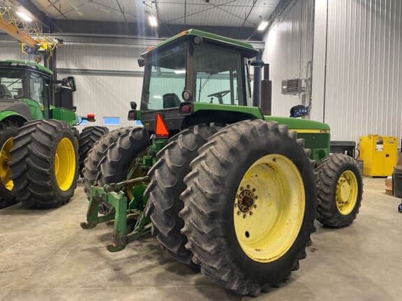 Image of John Deere 4755 equipment image 4