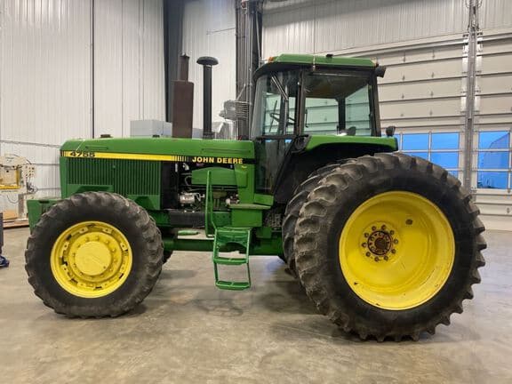 Image of John Deere 4755 equipment image 1