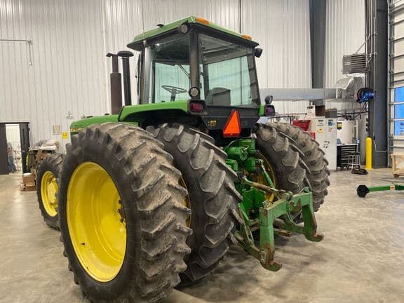 Image of John Deere 4755 equipment image 2